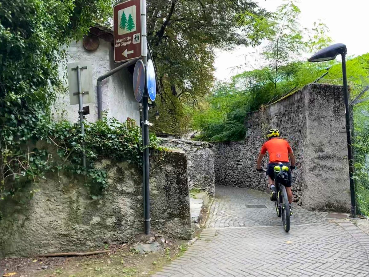 giro della Valtellina in bikepacking  
ciclabile della Valchiavenna